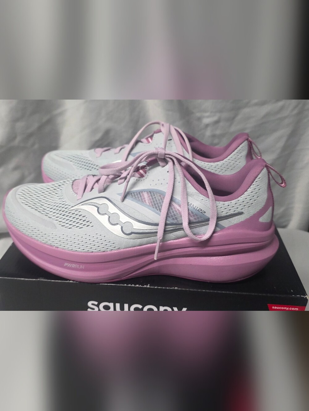 Saucony Omni 22 Running Shoe Cloud Orchid S10927-105 Women Size 11 NWB